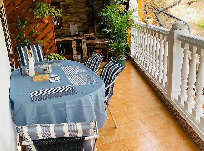 - Maris * Puerto De Mogan